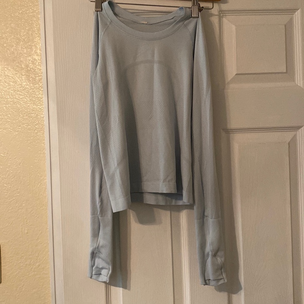 Lululemon Swiftly Tech Long-Sleeve Shirt 2.0
Waist Length
